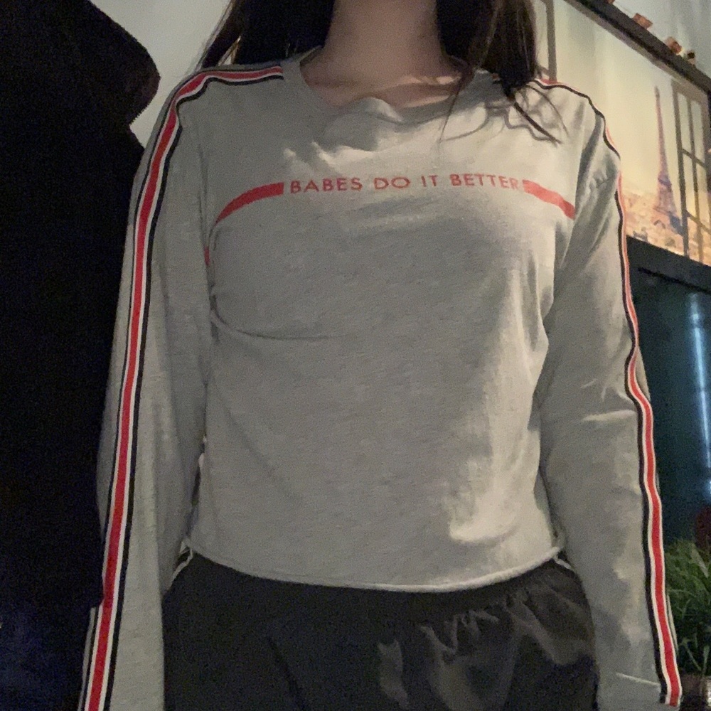 Babes do it better kinda cropped tee